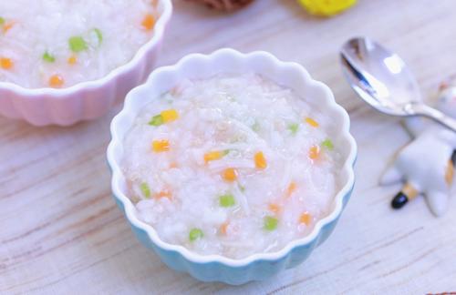 育兒嫂跟你說寶寶什么時候添加輔食？